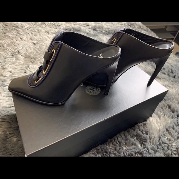 Versace heels - Picture 2 of 7